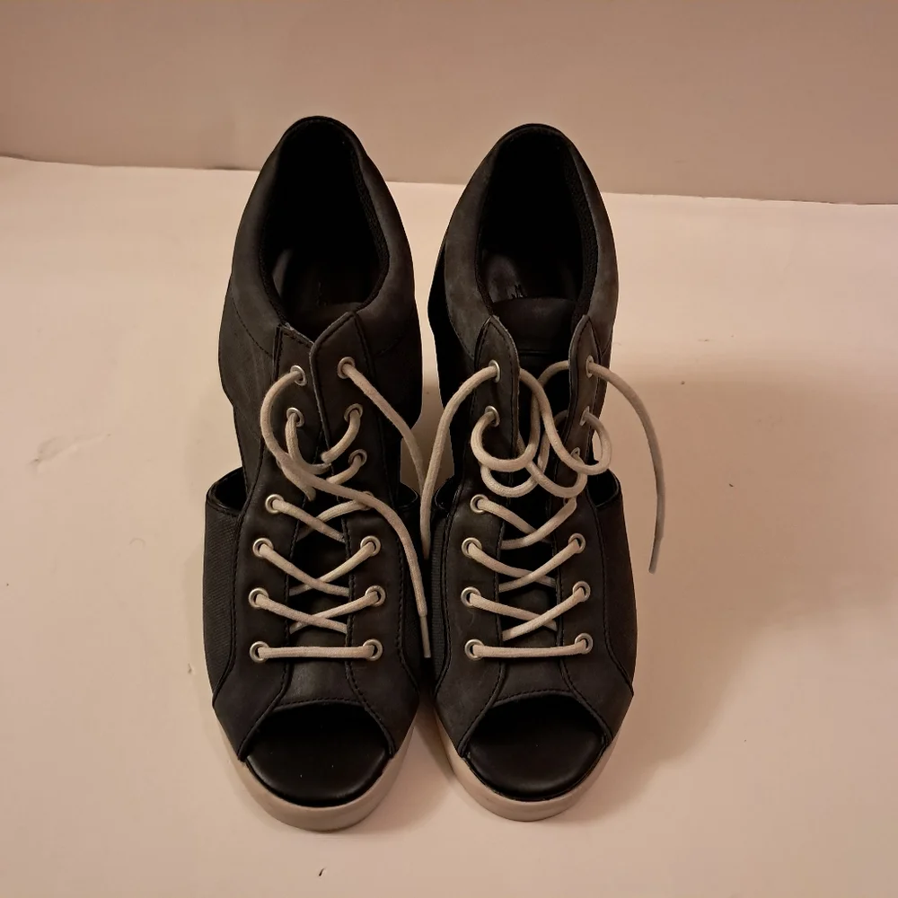 Lacoste Sneakers Peep Toe Wedges Women's 7.5/8 Gray Leather Platform Comfort